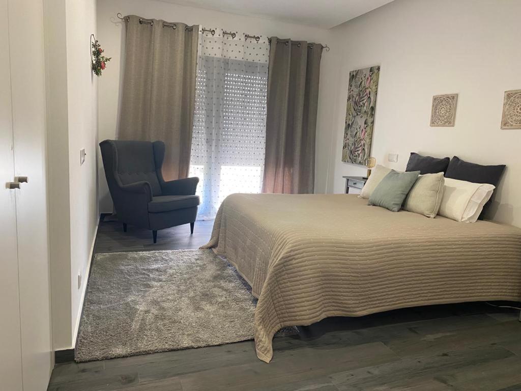 Garden Apartment Dona Amelia Абрантес Екстериор снимка