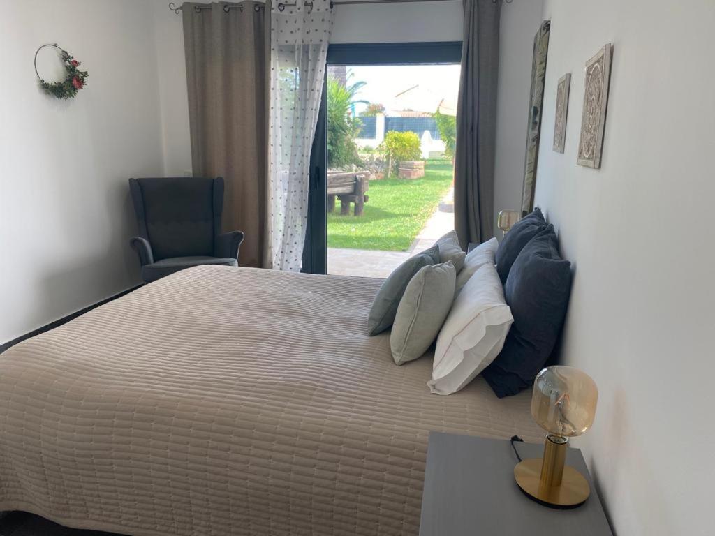 Garden Apartment Dona Amelia Абрантес Екстериор снимка